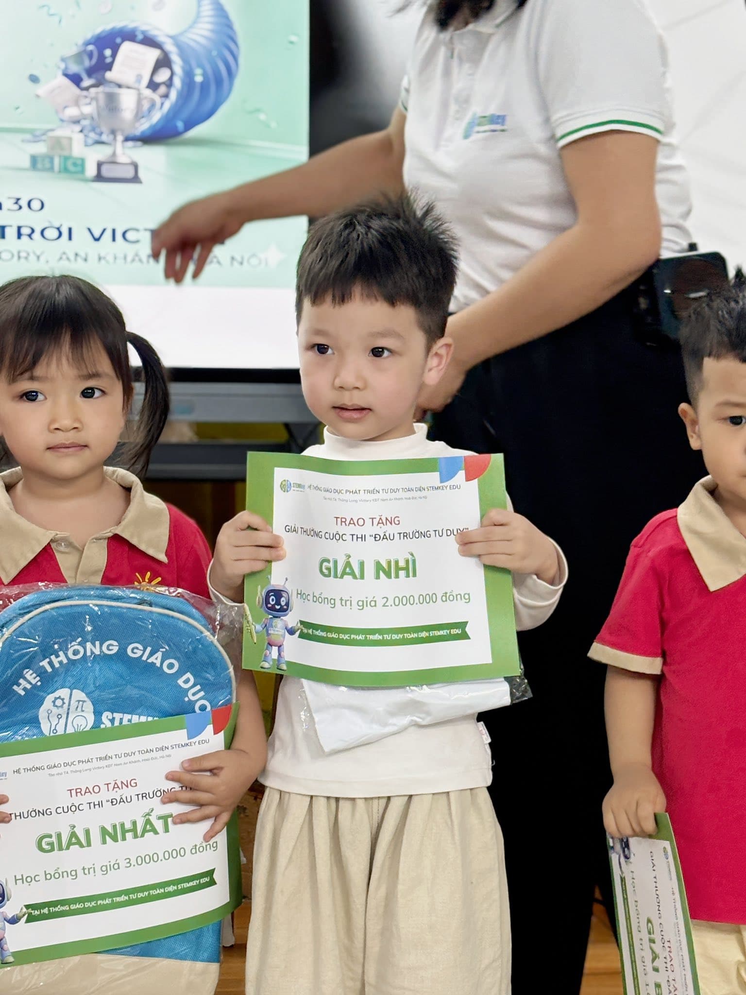 Ẵm giải thưởng quốc tế khi mới 10 tuổi